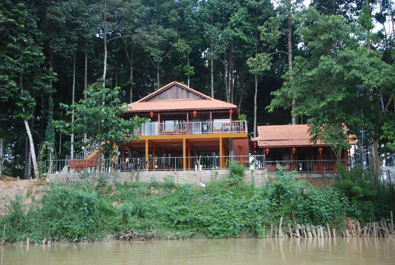 Cat Tien Riverside Buitenkant foto